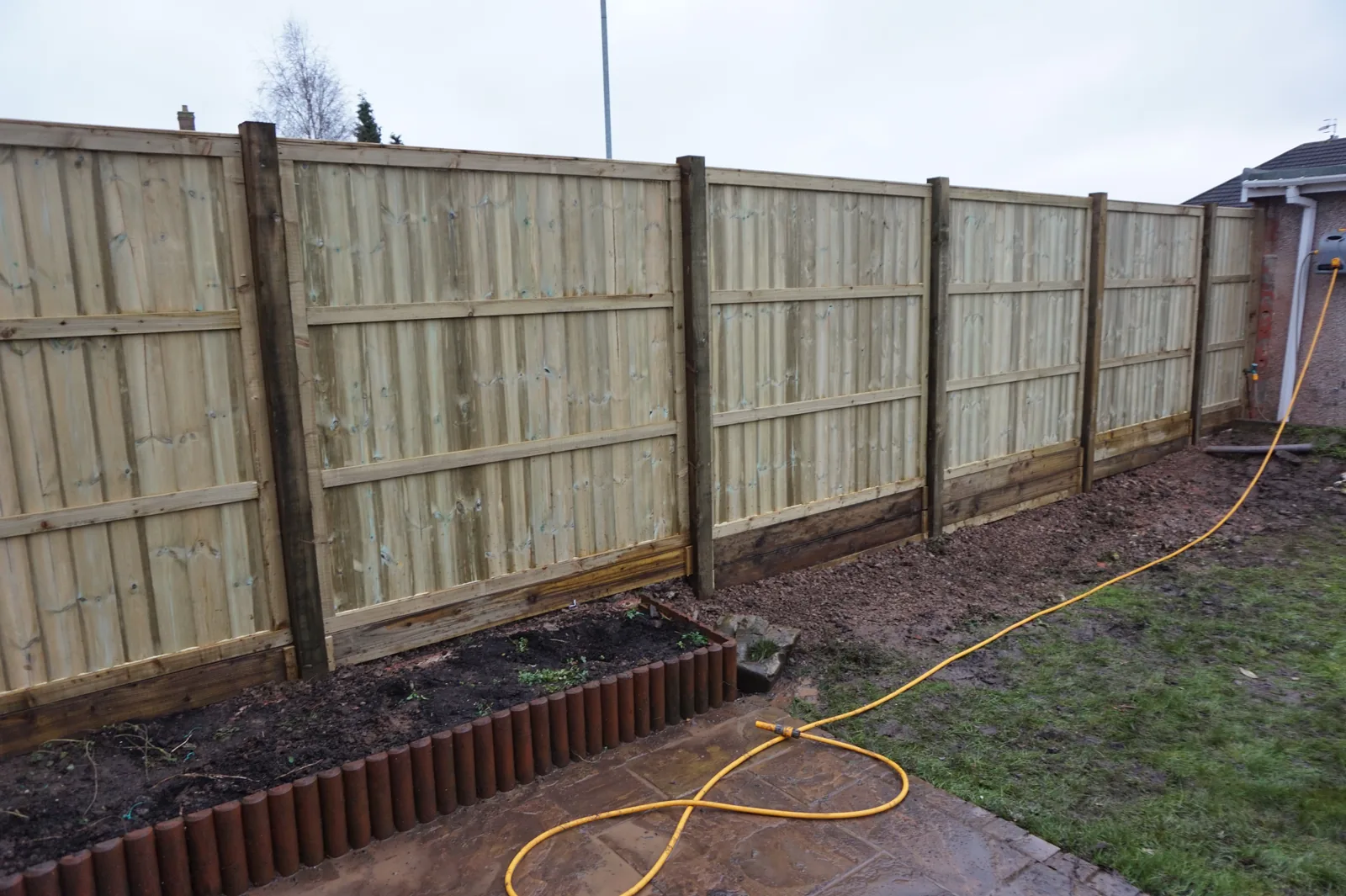 T&G fence panels with 4x4 posts