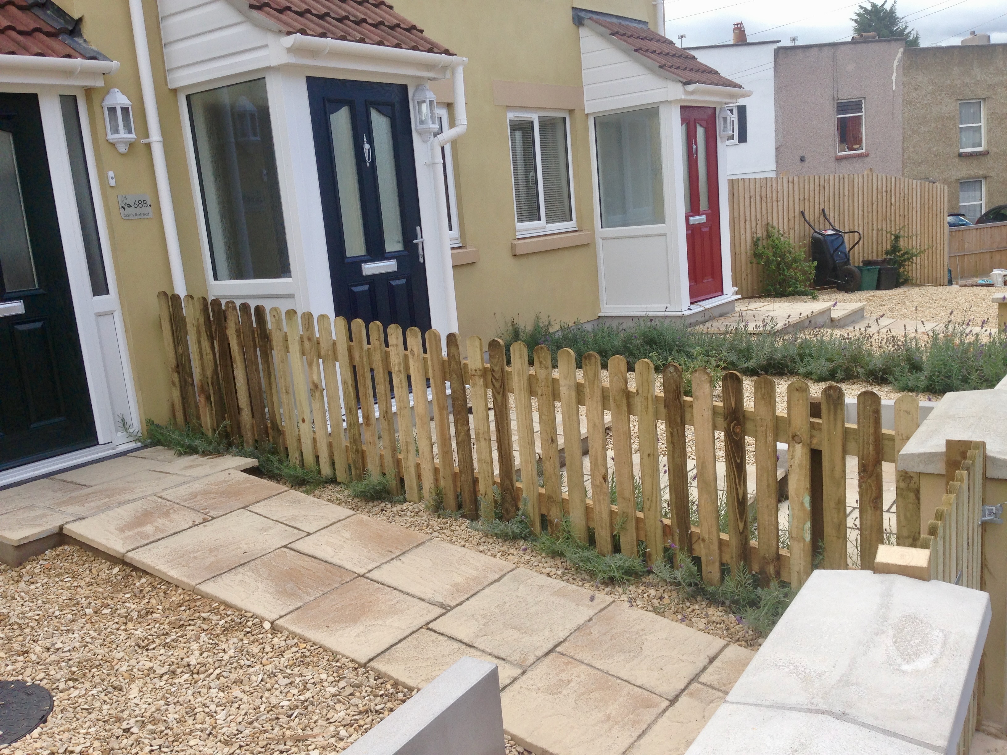 Picket fence in front garden