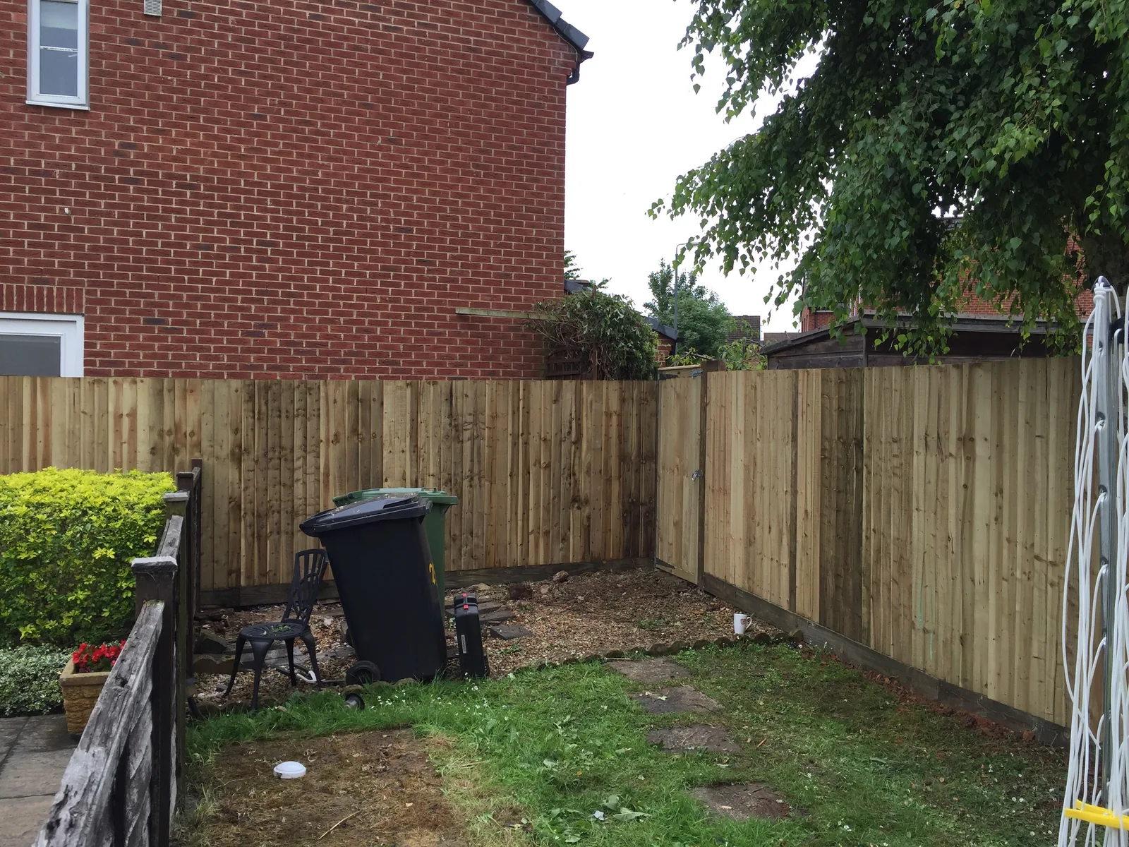 Featheredge fence and gate