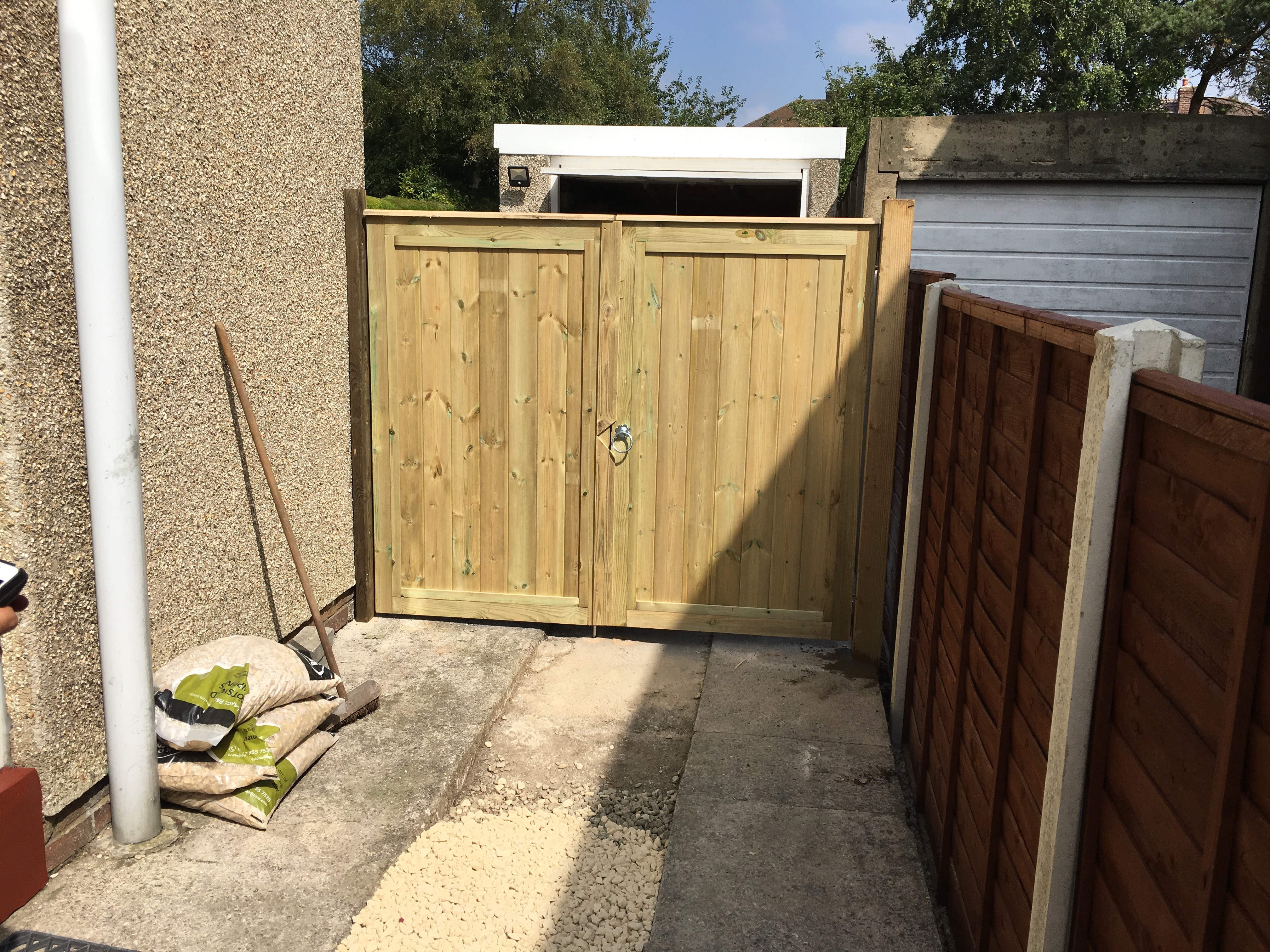 T&G driveway gates