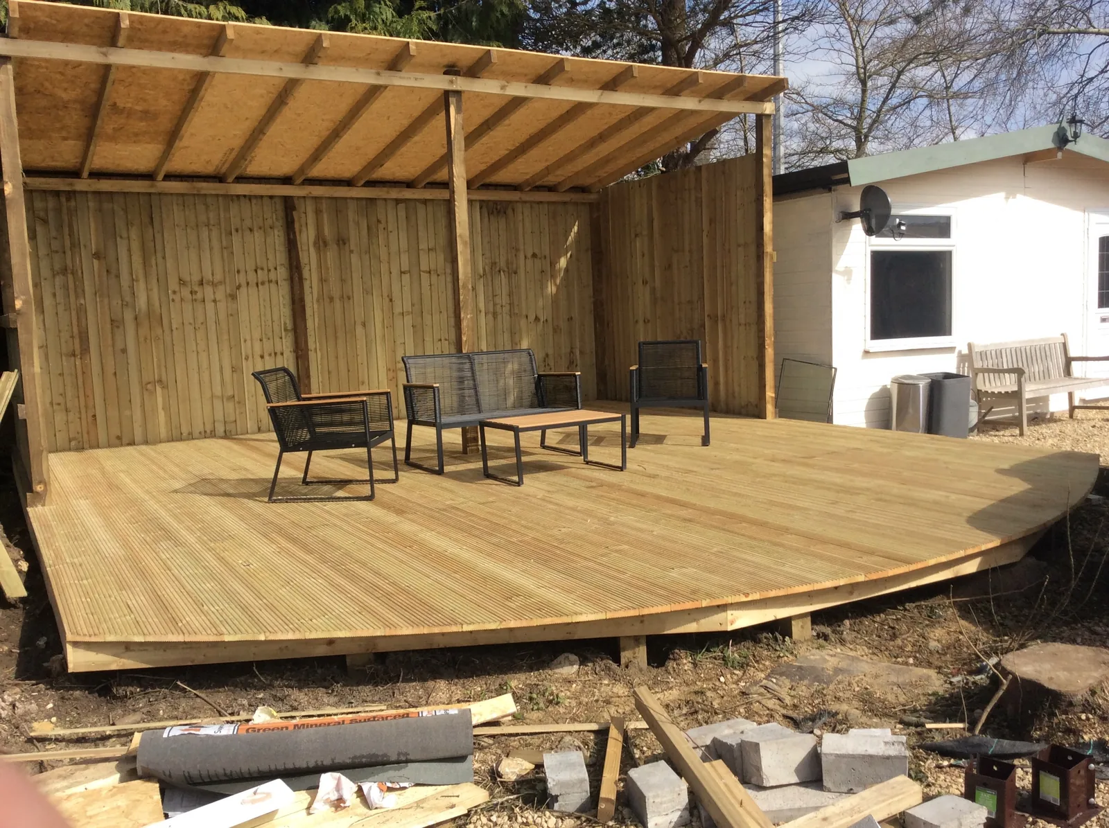 Curved deck and shelter