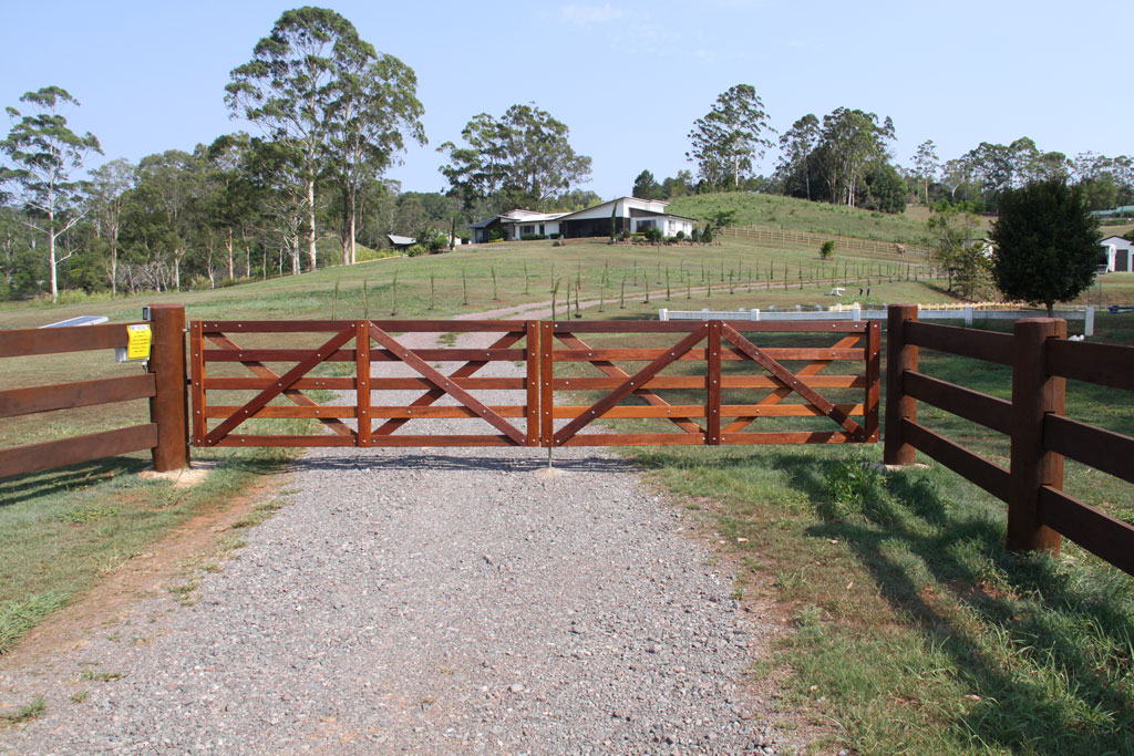 Heavy-duty farm gate installation Bristol for agricultural properties